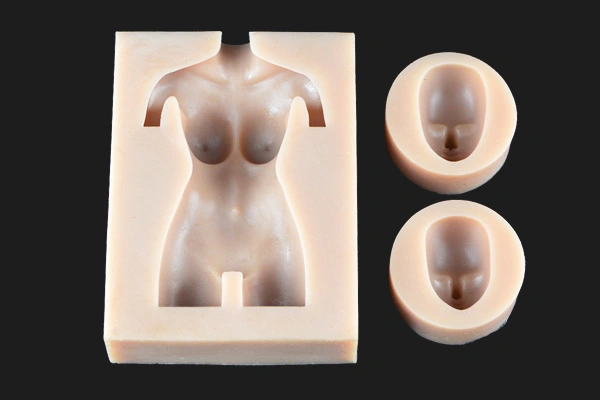 muñeca de silicona