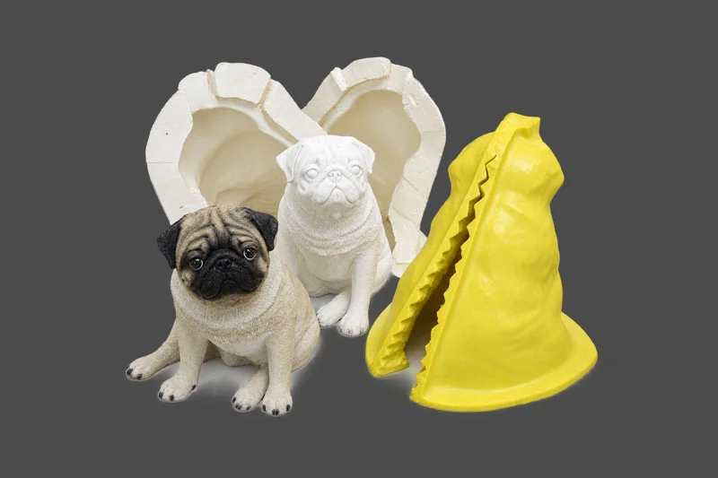 Silikonform mit Entformungsschnitt für eine Mopsstatue