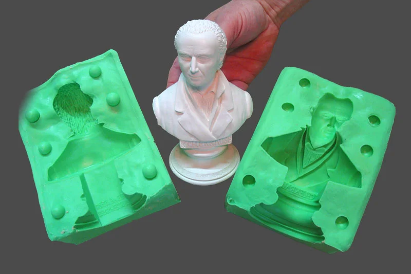 Zweiteilige Silikonform für eine Büstenskulptur